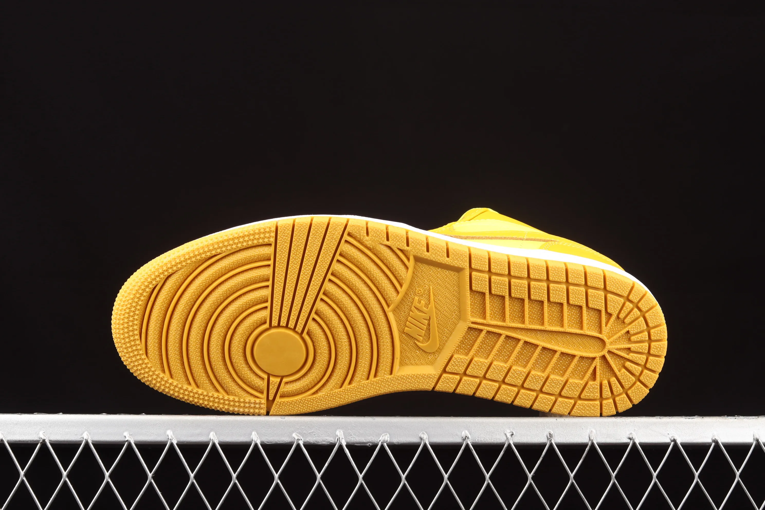 All categories Air Jordan Jordan series basketball shoes Air Jordan 1 Low Air Jordan 1 Low AJ1 Joe 1 lemon yellow low-top cultural and leisure sports sneakers DN6998-700